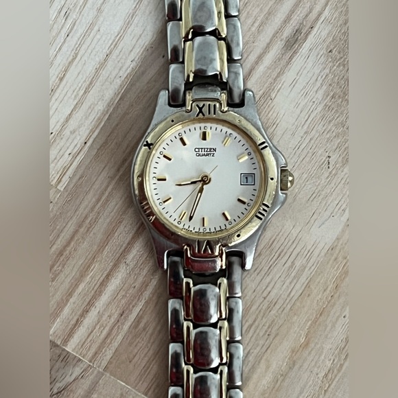 Citizen Ladies Watch Vintage Two Tone Bracelet Cream Round Dial Date Window - Picture 6 of 17
